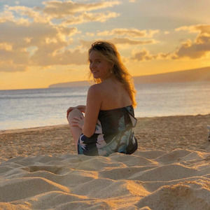 Meet your Posher, Holly